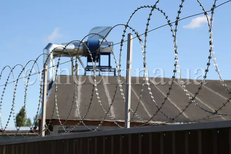 Concertina flat security barrier